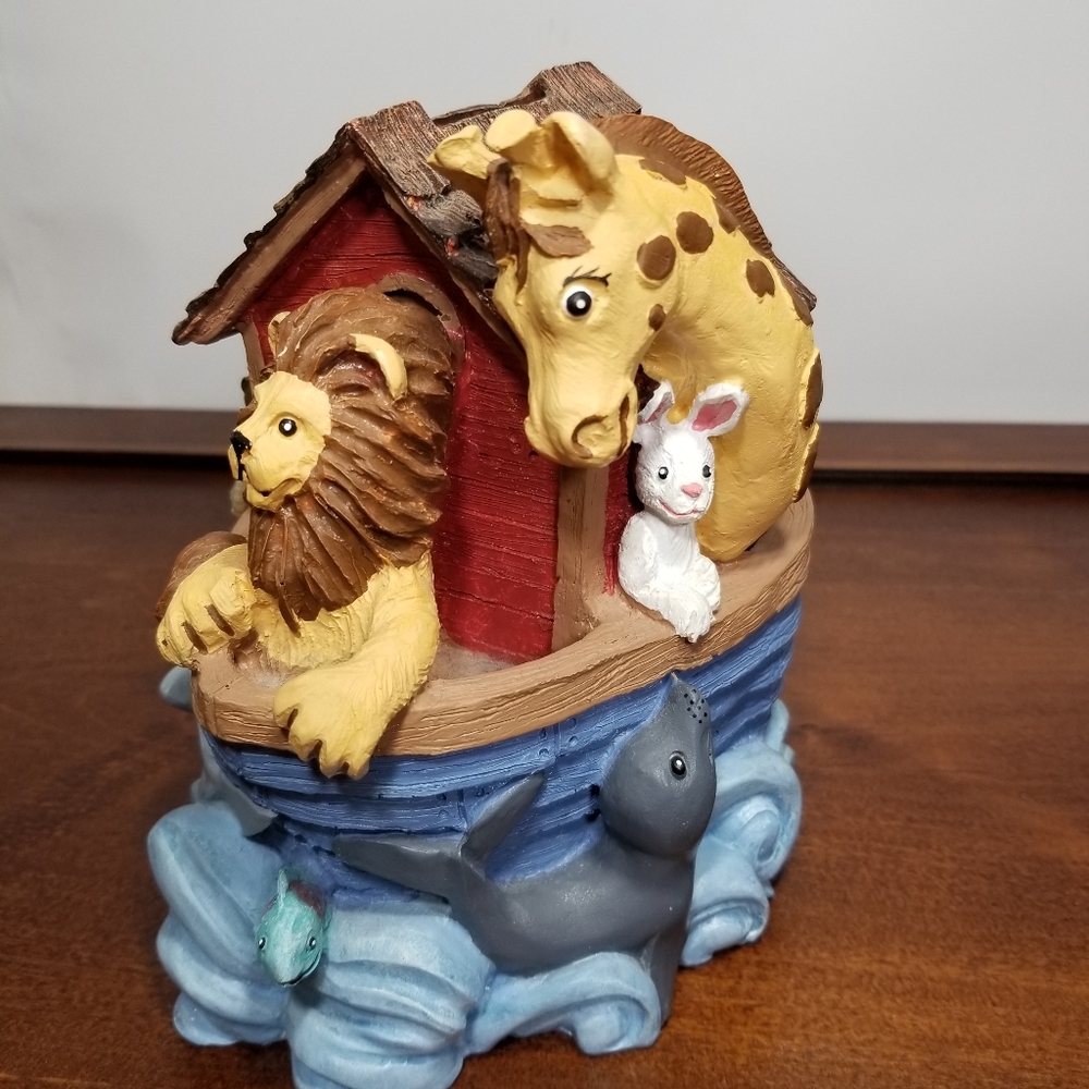 Vintage 1993 Noah's Ark Coin Bank